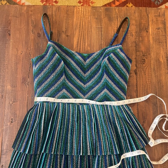 Dress the Population Party Dress - Picture 8 of 9